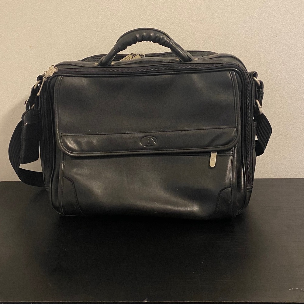 Avenue America laptop briefcase